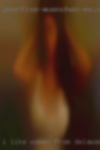 I like giving  oral women from Delaware and bbws.