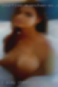 I play well with straight cheating and fucking couples.