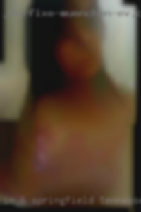 I'm in Springfield, Tennessee 6 feet  and weigh 190 pounds.