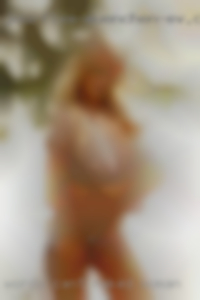 Words can't truly naked woman explain who   I am.